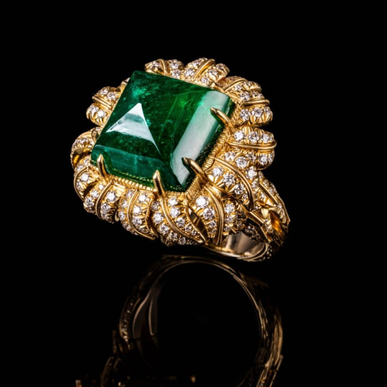 Tulipano, Coloured gem and diamond ring